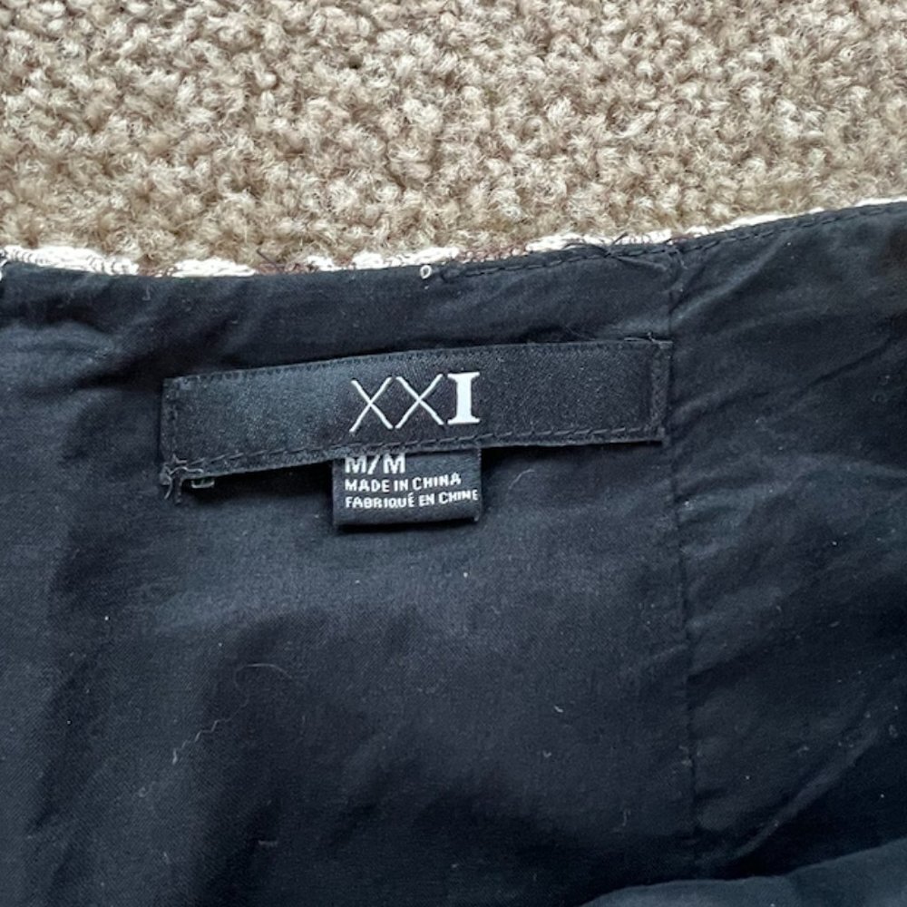 patterned skirt - Picture 5 of 10